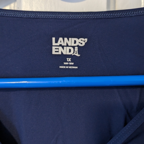 Lands End Crew Neck Long Sleeve Rash Guard UPF 50 Swim Tee - Picture 2 of 3